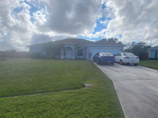 3752 SW Darby Ln, Port St. Lucie FL 34953