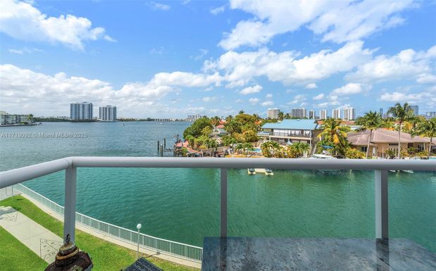 2841 NE 163rd St # 409, North Miami Beach FL 33160