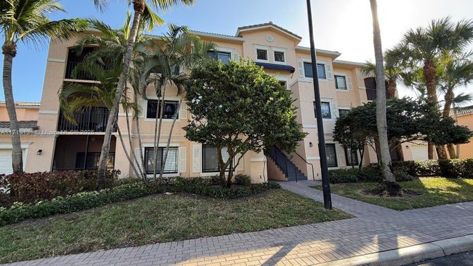 2916 Tuscany Ct # 114, Palm Beach Gardens FL 33410