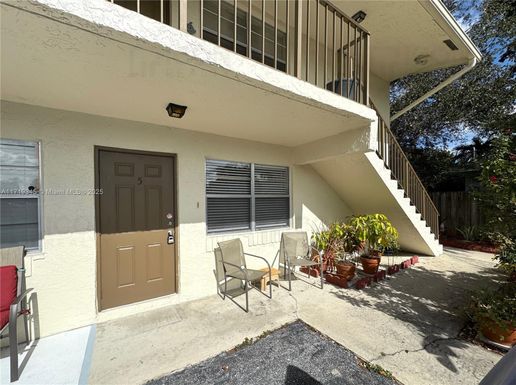 215 NW 25th St # 5, Wilton Manors FL 33311