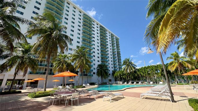 19380 Collins Ave # 227, Sunny Isles Beach FL 33160