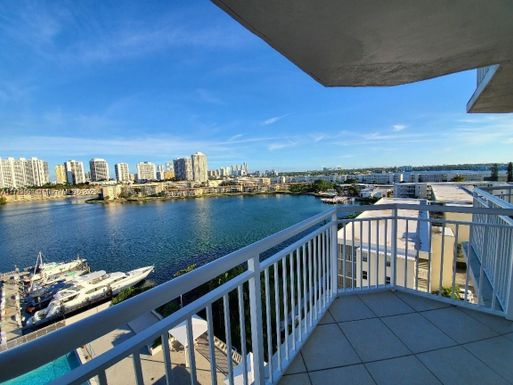 18041 Biscayne Blvd # 1005, Aventura FL 33160