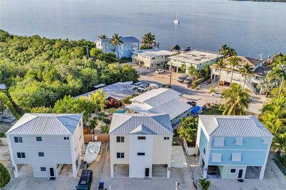 9 Gulf Dr, Key Largo FL 33037