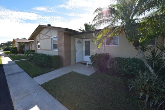 2862 W Crosley Dr # C, West Palm Beach FL 33415