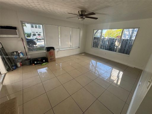 610 NE 12th Ave # 4, Fort Lauderdale FL 33304