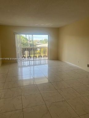 215 SE 3rd Ave # 205C, Hallandale Beach FL 33009