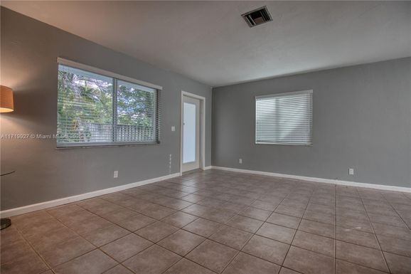 237 SW 4th St # 2, Dania Beach FL 33004