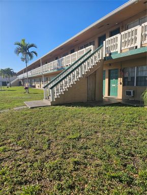 6011 SW 41st St # 15, Davie FL 33314