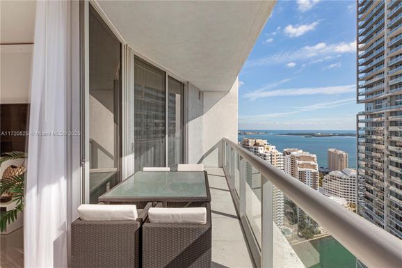 475 Brickell Ave # 3813, Miami FL 33131