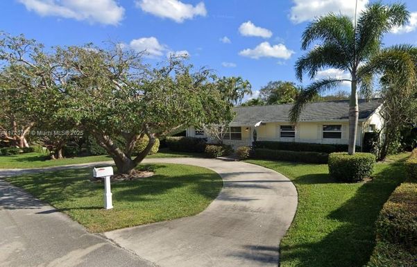 2448 Holly Ln, Palm Beach Gardens FL 33410