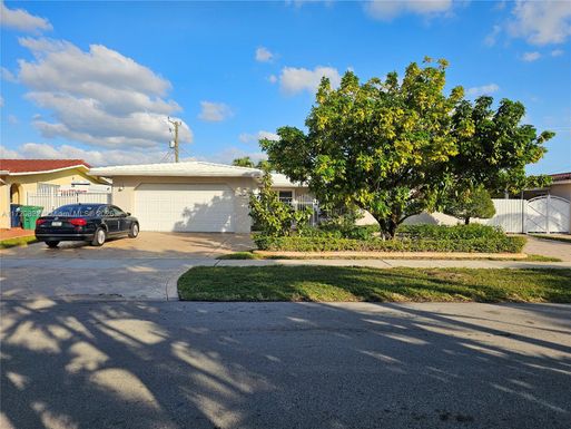 11201 NW 59th Ct, Hialeah FL 33012