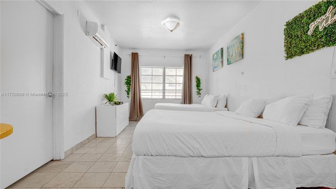 763 Pennsylvania Ave # 211, Miami Beach FL 33139