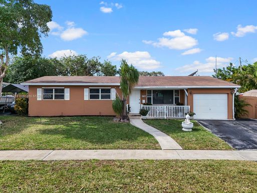 720 SW 64th Ter, Pembroke Pines FL 33023