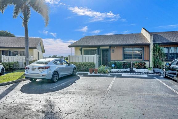 571 Banks Rd, Margate FL 33063