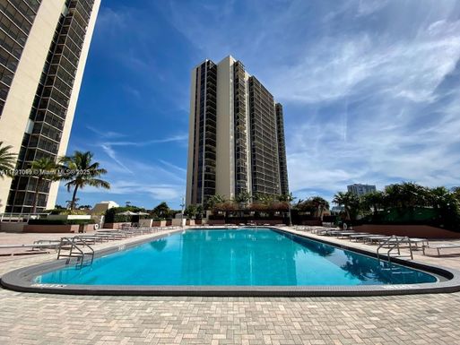 20301 W Country Club Dr # 1424, Aventura FL 33180