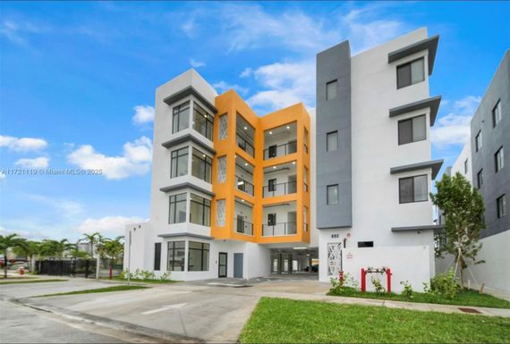 853 E 24th St # 305, Hialeah FL 33013