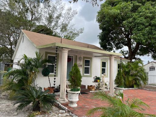 2379 NW 100th St, Miami FL 33147