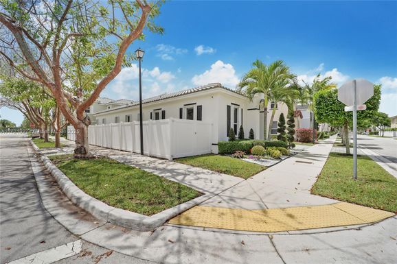 16970 SW 92nd St, Miami FL 33196