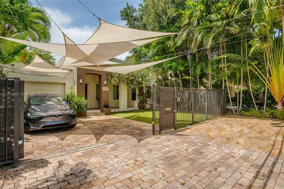 2533 Andros Ave, Coconut Grove FL 33133