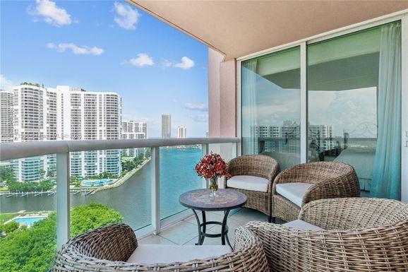 3370 Hidden Bay Dr # 1702, Aventura FL 33180