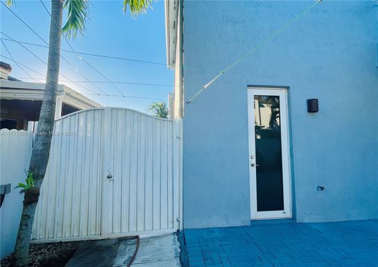 18157 NW 89th Pl # 2, Hialeah FL 33018