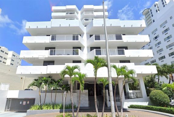 4301 Collins Ave, Miami Beach FL 33140