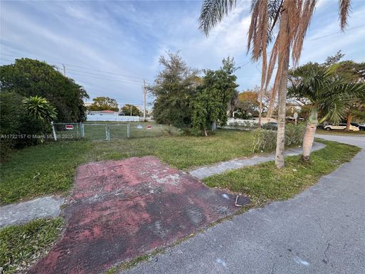 1595 NE 182nd St, North Miami Beach FL 33162