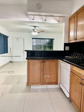 312 SW 10th Ter # 1, Hallandale Beach FL 33009