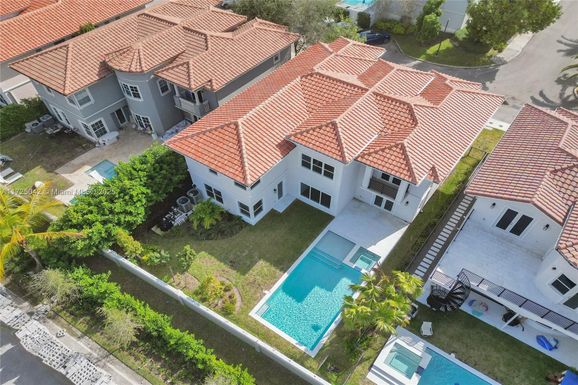 3527 Forest View Cir, Dania Beach FL 33312