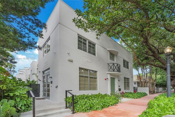 310 Meridian Ave, Miami Beach FL 33139