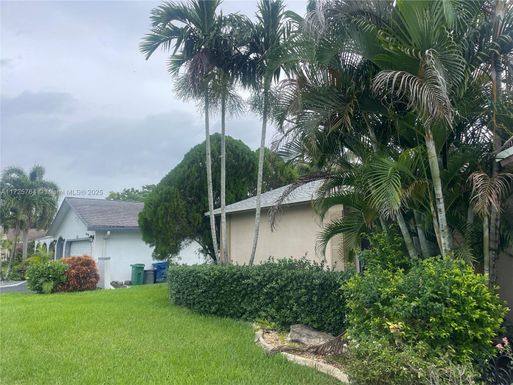 2703 NW 98th Ln # 1, Coral Springs FL 33065