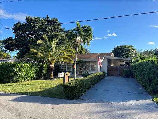 9040 SW 156th St, Palmetto Bay FL 33157