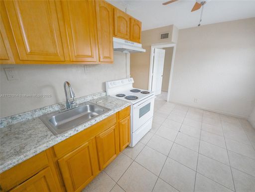 4401 SW 20th St # 1, West Park FL 33023