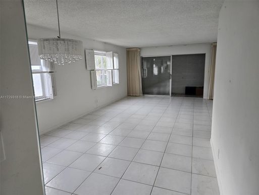 3551 Inverrary Dr # 201, Lauderhill FL 33319