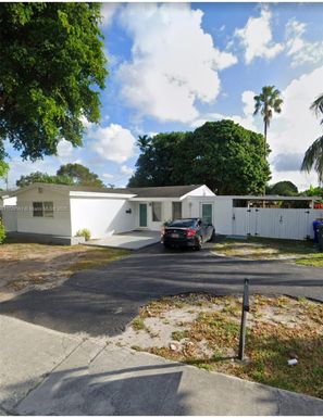 6570 Sheridan St, Hollywood FL 33024