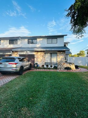 2821 N 38th Ave # 2821, Hollywood FL 33021