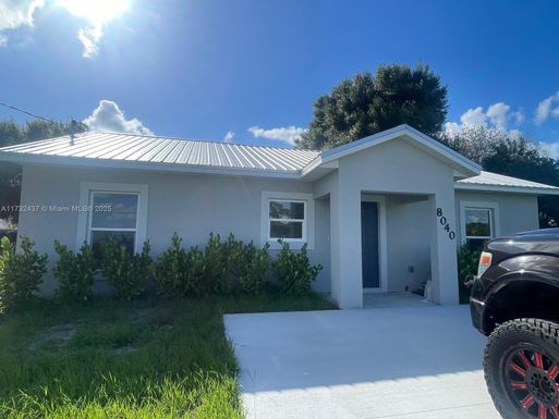 8040 OLIVE CIR, La Belle FL 33935