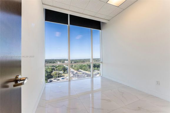 20200 W Dixie Hwy 909 Hwy, Miami FL 33180