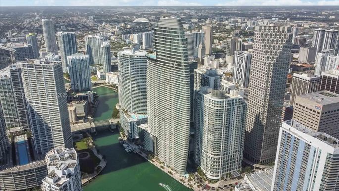 300 Biscayne Blvd Way # 4201, Miami FL 33131