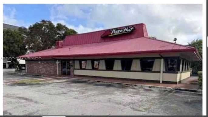 5731 NW 36th St, Virginia Gardens FL 33166