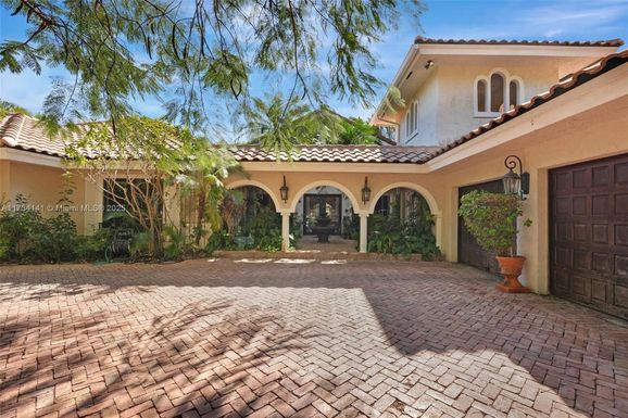 1718 Vestal Dr, Coral Springs FL 33071