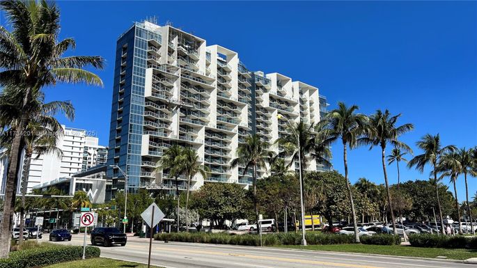 2201 Collins Ave # 1102, Miami Beach FL 33139