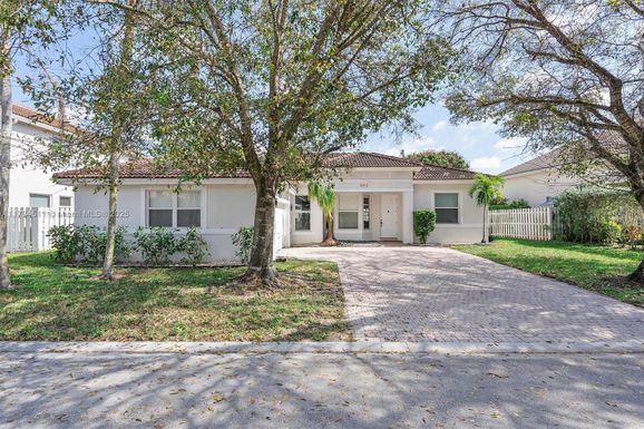 5312 SW 34th Way, Hollywood FL 33312