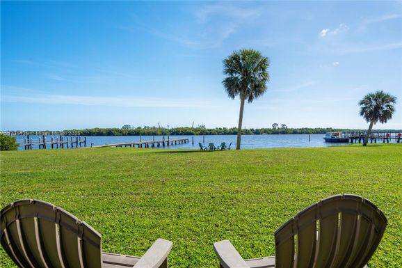 779 SW 31st St, Palm City FL 34990