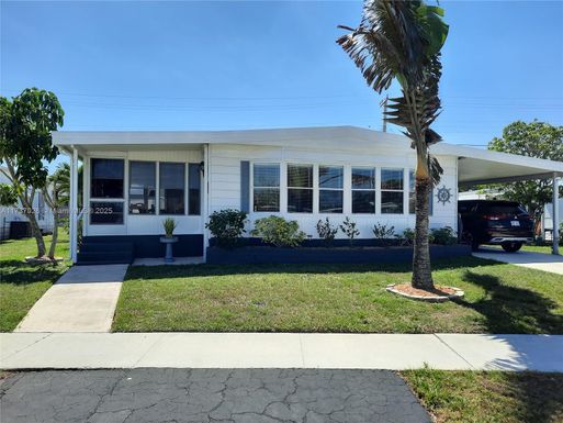 4218 Meadow View Dr, Boynton Beach FL 33436