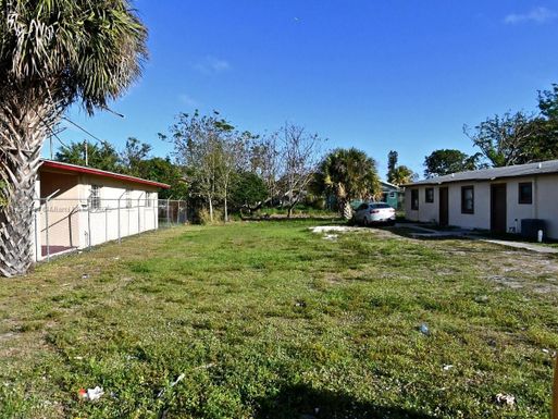 1118 N 16th Court, Fort Pierce FL 34950