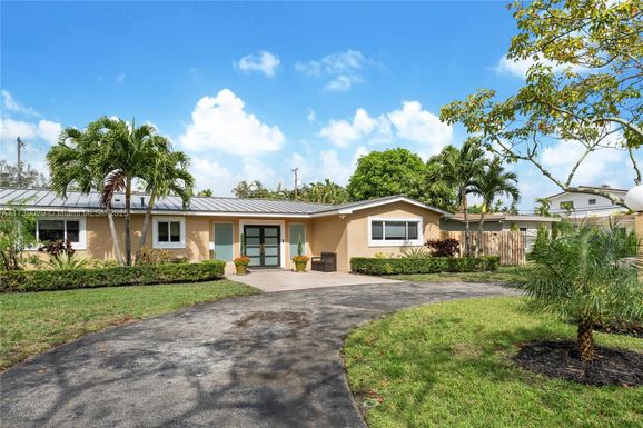 2115 NE 197th Ter, Miami FL 33179