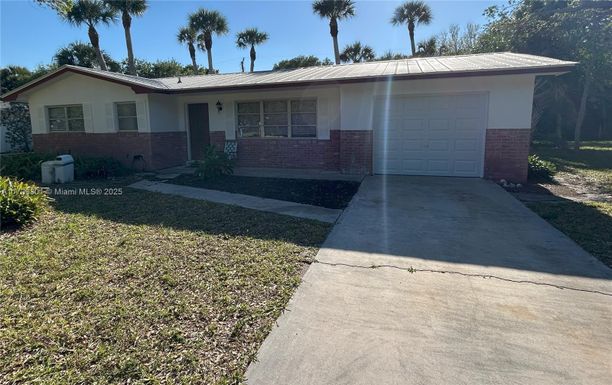 2309 Oak Dr # 2309, Fort Pierce FL 34949