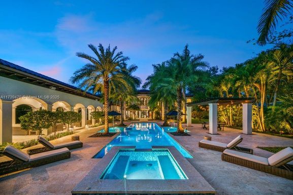 6220 SW 92nd St, Pinecrest FL 33156