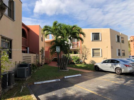 10249 NW 9th St Cir # 8, Miami FL 33172